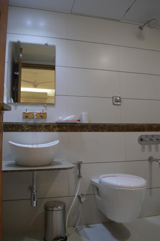 Hotel Ashray Inn Ahmedabad Zimmer foto